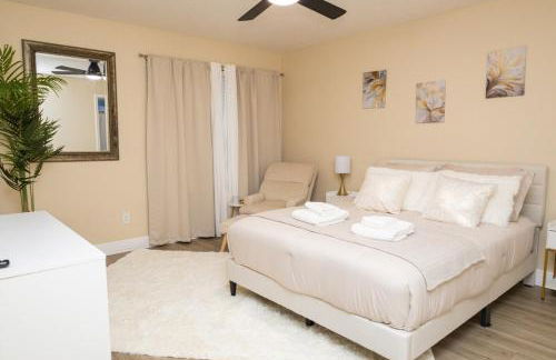 3BR Disney Home with Pool , Arcade and Hot Tub - Photo 8