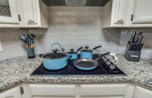 Family-Friendly Fun, Pool, Game Room, DFW Airport - Photo 13