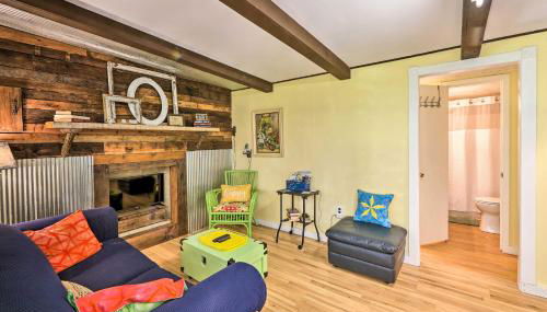 Rustic Hideaway with Fire Pit Less Than 1 Mi to River! - Foto 4