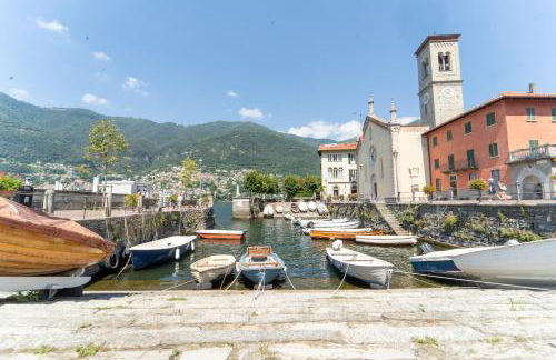 Vintage Home in the hamlet with lake view - Photo 3