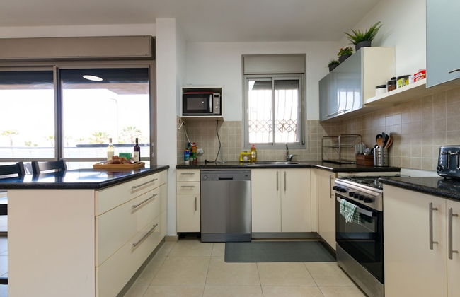 Stylish & Cozy Seaview Vacation APT - Foto 9