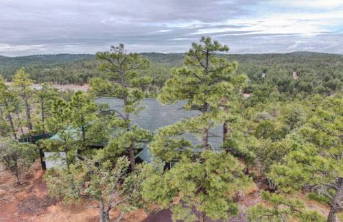 Mtn-View Hilltop Hideaway with Deck in Show Low - Foto 25