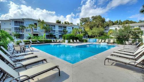 Coastal Condo with pool, minutes from beach - Foto 3