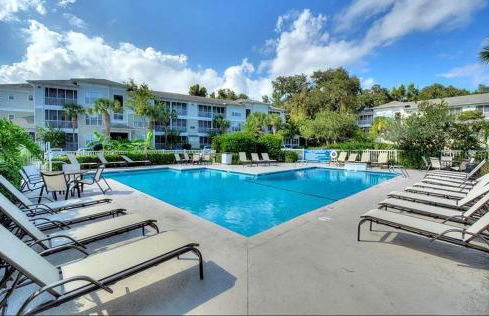Coastal Condo with pool, minutes from beach - Foto 3