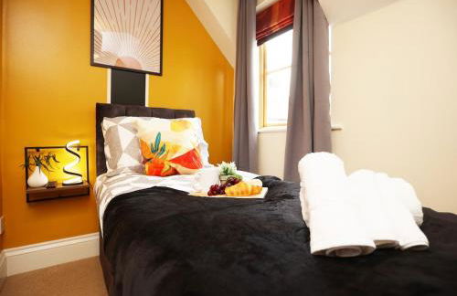 Modern 5-Bed Home, Guests 9, Secure Parking, Contractors - Foto 57