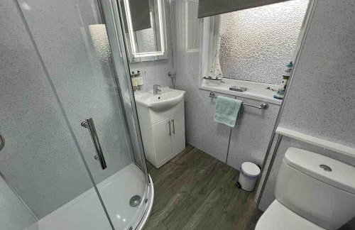 Modern 2 Bed Apartment - Foto 9