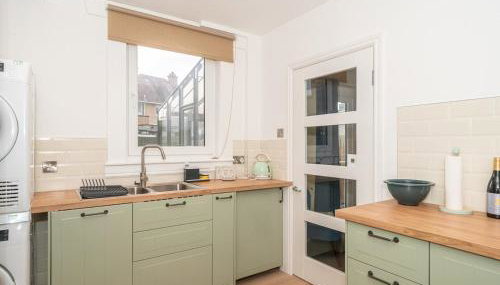 Charming Family House in Rosewell - Pass the Keys - Foto 5, Other