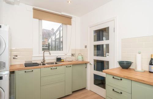 Charming Family House in Rosewell - Pass the Keys - Foto 5