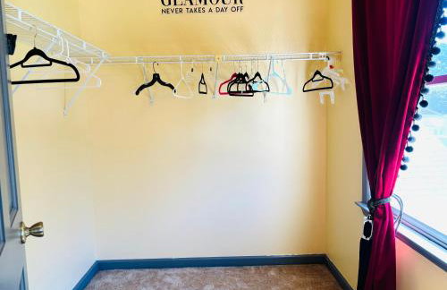 Large 3BR Home for Families and Work Stays With Fast WIFI - Foto 13