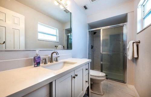 2bd 2ba Beachside W 3Min to Beach - Foto 18