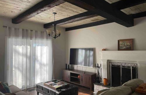 Dual-Home Berkshire Retreat Sleeps 16 - Foto 78