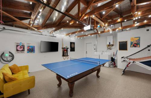 NEW Retro Escape 70's Vibes Wellness Game Room - Foto 3