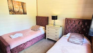 Magpie 3 HuntersMoon-Longleat-Warminster-Bath - Photo 5, towels