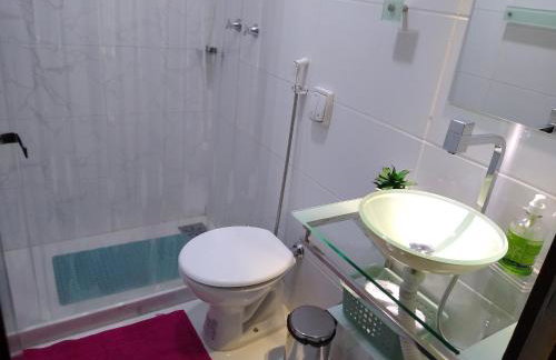 Ensolarado ao lado do shopping com garagem e Wifi - Foto 20