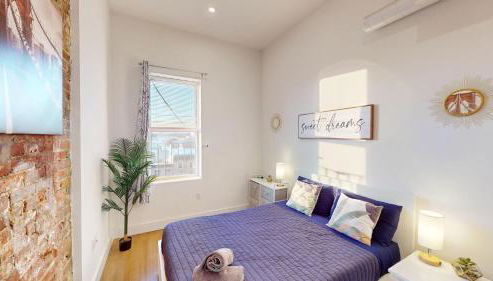 Chic Penthouse with bus stop at doorstep - 15 Minutes to NYC - Foto 4