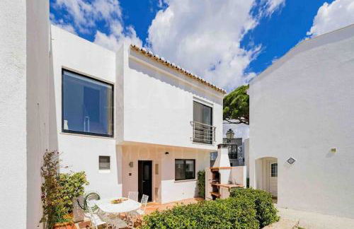 Stunning 3 bed Villa in Vale do Lobo with Resort Membership 3 mins From Beach and Golf - Photo 1