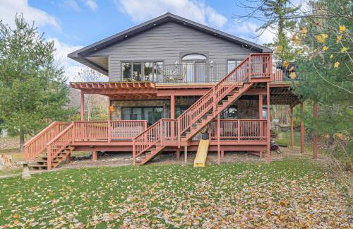 Pet Friendly with Game Room, Hot Tub and Private Dock! - Foto 37