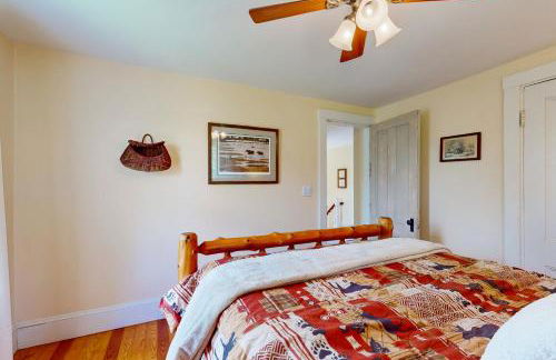 Acadia Lights Cottage - Photo 17