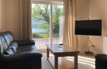 Borrodale, one bedroom apartment with balcony and loch view. - Photo 1