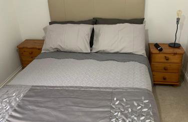 Comfy New Self Contained 1 Bed Flat - Modern! - Photo 10