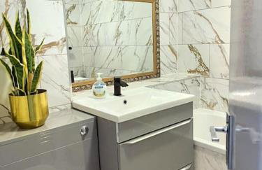 Lovely 3 Bed Ground Floor Apartment Near QE Hospital Harborne Birmingham New - Photo 55