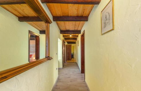 3 Bedroom Nice Home In Plovanija - Foto 33