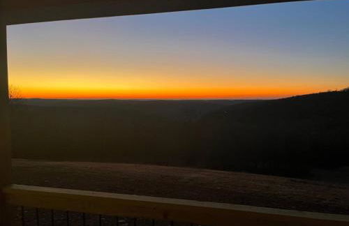 Ozark Escape - Hot Tub Mountain Views and Near Buffalo River - Photo 23