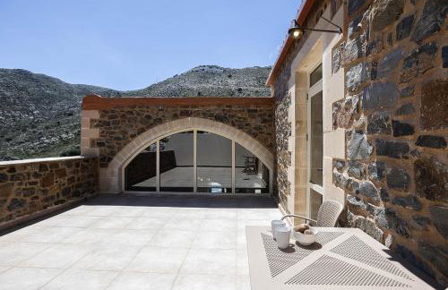 Villa Pasiphae - With Private Heated Pool - Photo 45