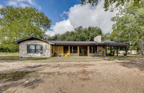 Family Home with Covered Patio and Grill in La Grange - Foto 32