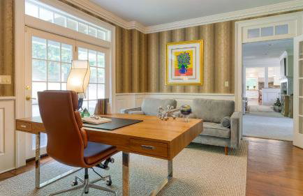 Secluded Estate Optional Guest House, Pond, Playroom, Gym & Theater Sunny Pond by Avantstay - Foto 47