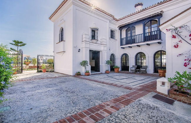 Super Villa Near Beach with Heated Pool - Foto 42