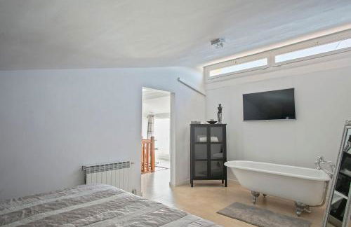 HOUSE WITH AMAZING VIEWS , OVERLOOKING THE FESTIVAL TOWN OF SITGES - Foto 21