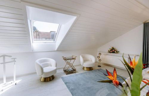 Ferienwohnung König Ludwig - Modernes Design-Apartment für Paare und Genießer am Starnberger See by LIVARIA - Foto 19