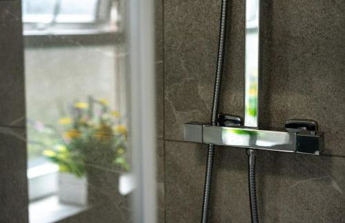 Spacious 4-Bed Apartment · Sleeps 6 · City Centre - Foto 20