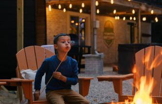 Family Retreat Sauna Hot Tub Games Peloton - Photo 66