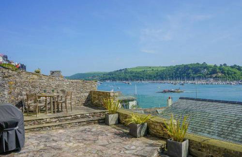 Riverside Apartment with Stunning Views & Patio - Foto 2