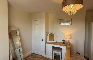 Canalside walks Riddlesden Local to Skipton Ilkley Haworth & Keighley Worth Valley Railway - Foto 21