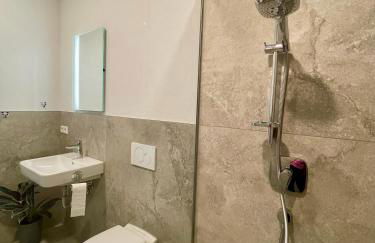 Goldstadt Schlössle Suite 2-Zimmer Design Apartament Zentrum Pforzheim - Foto 47