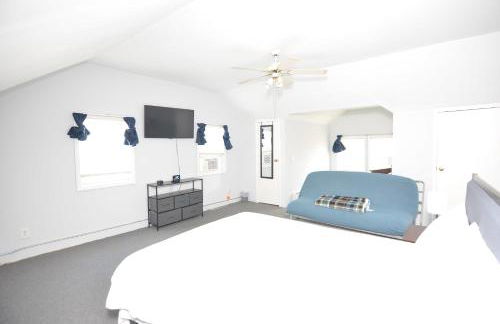 Spacious Home with Parking, Laundry - Near RU, RWJ, NJ Transit - Foto 13