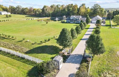 Family Home on 9 Acres! Climbing Wall and Gym - Foto 1