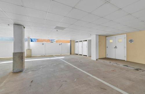 Rooftop Townhouse with 360 Views and Free Parking - Foto 19