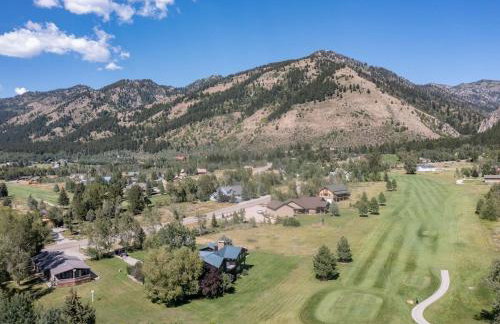 Cedar Creek Chalet - Snowmobilers Dream - Hot tub - Foto 44