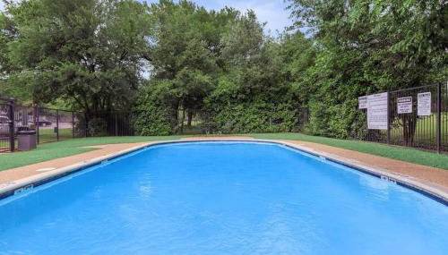 Comfortable 1BR Extended Stay I Onsite Parking - Foto 3