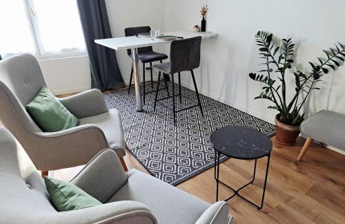 La porte Bleue - appartement juste rénové - très propre - grand confort - lumineux - calme - centre historique - Foto 22