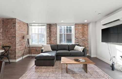 King Bed - J and K on Main Luxury Apartment 306 - Foto 1