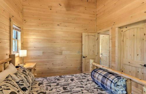 New Serene, Fun & Comfy Cabin- Covered Deck, Grill, Arcade - Foto 18