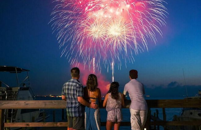 Modern Ground flr Condo 1/2 Block to Beach w Pool! - Foto 23