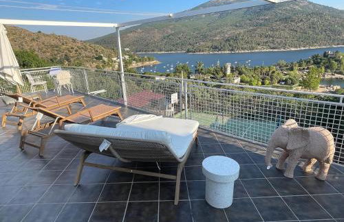 Villa con piscina, jacuzzi y basket junto al lago de El Burguillo - Photo 18