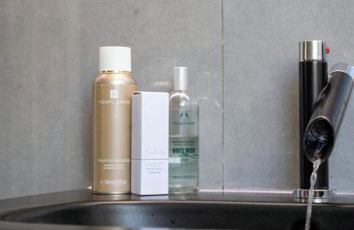 Luxury 4-Bedroom High-End Home, Includes Jacuzzi and Pool Table - Foto 71