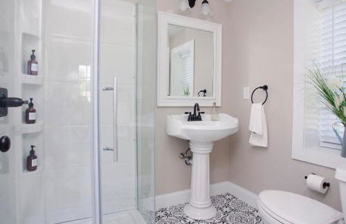 Farmhouse Broad Brook: Comfort & Charm. - Foto 27